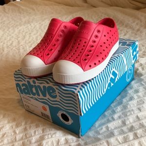 NIB Native Jefferson Shoes, Kids Size 12 - Sakura Red/Shell White